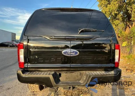 2004 Ford Excursion Eddie Bauer z USA, uszkodzony, nr VIN 1FMSU45P14EA06923